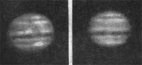 Рис. 49. Два снимка Юпитера, показывающие быстрое вращение планеты